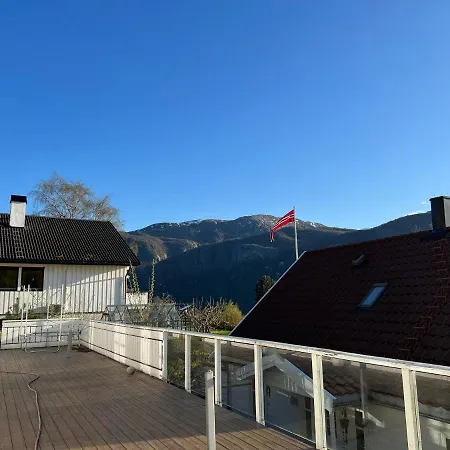 Cozy 3-bedroom With View To Lysefjorden Holiday home